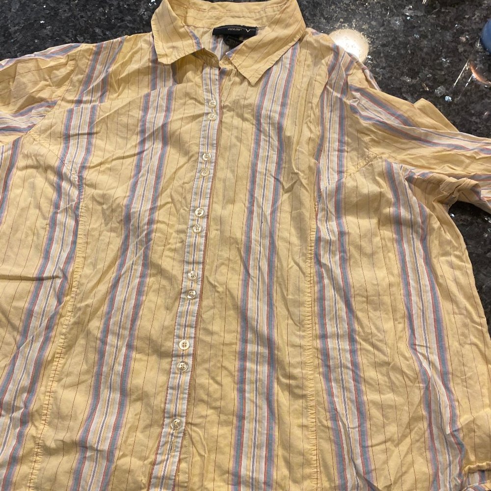 Stretch fitted  button up with gathered sleeves